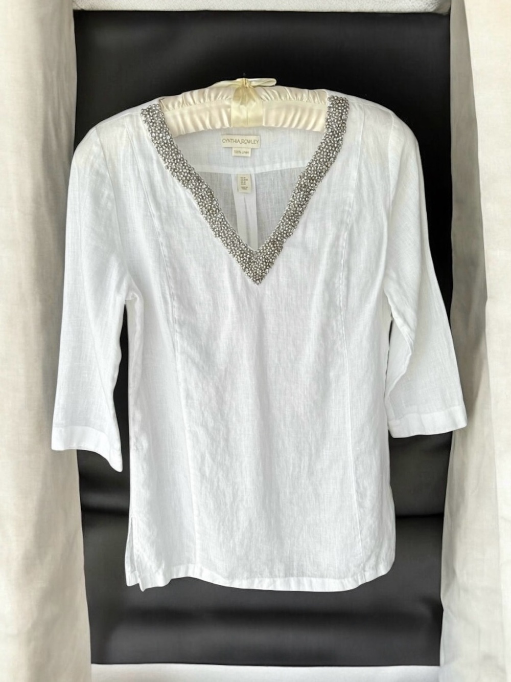 Cynthia Rowley 100% Linen Silver Beaded V Neck White Tunic Top Women’s M